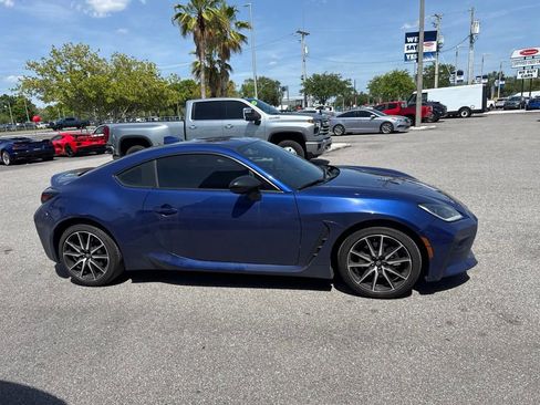 Used 2024 Toyota GR86 RWD image 5
