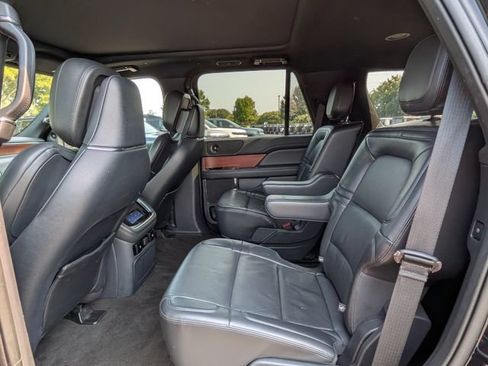 Used 2023 Lincoln Navigator Reserve AWD/4WD image 16