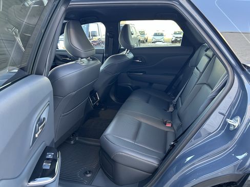 Certified 2025 Toyota Crown Signia image 19