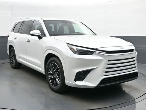Used 2024 Lexus TX 350 FWD image 2