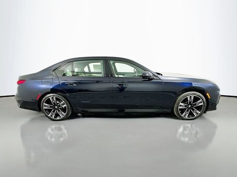 Used 2026 BMW 760i xDrive w/ Executive Package AWD/4WD image 4