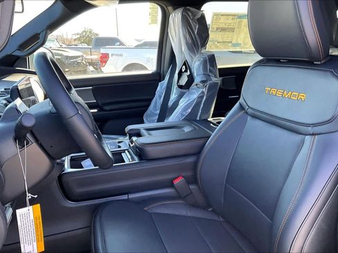 New 2026 Ford Expedition Tremor image 7