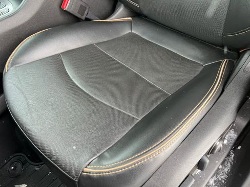 Used 2023 GMC Terrain AT4 image 9