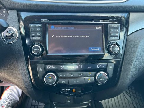 Used 2016 Nissan Rogue SV w/ SV Premium Package AWD/4WD image 34