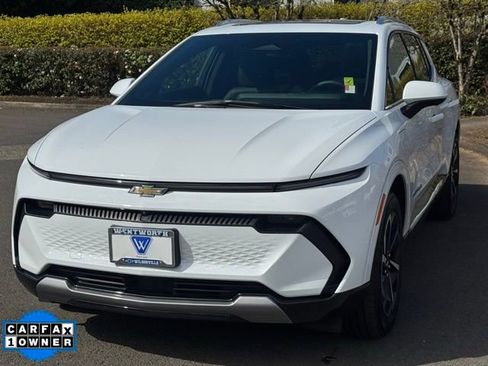 Used 2024 Chevrolet Equinox EV LT image 3