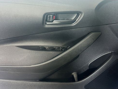 Used 2022 Toyota Corolla LE FWD image 15