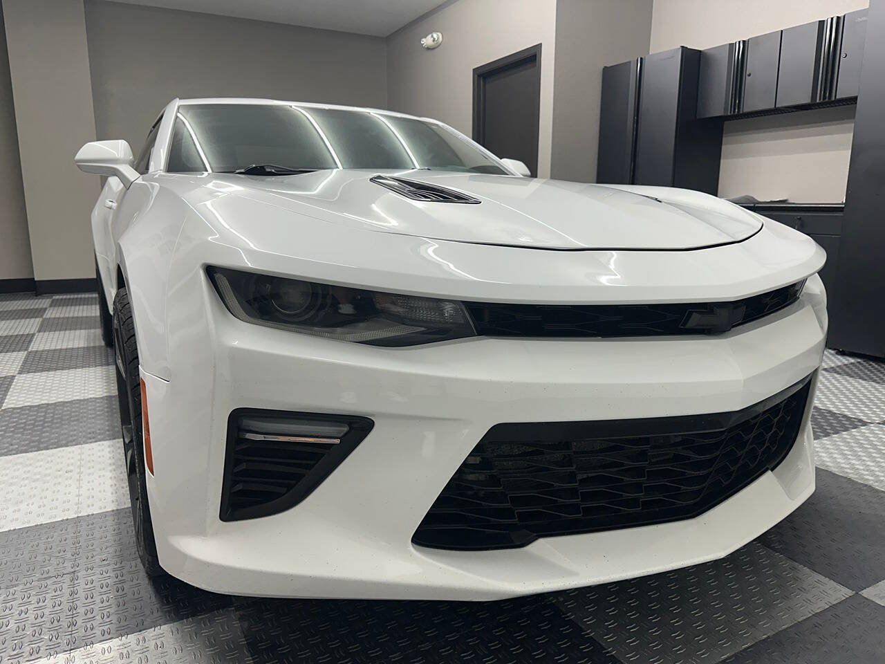 Used 2017 Chevrolet Camaro SS RWD image 8