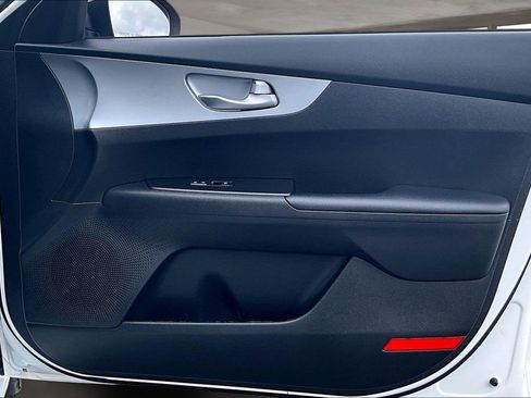 Used 2023 Kia Forte LXS image 28