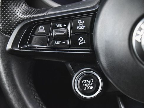 Used 2023 Alfa Romeo Stelvio Ti image 23