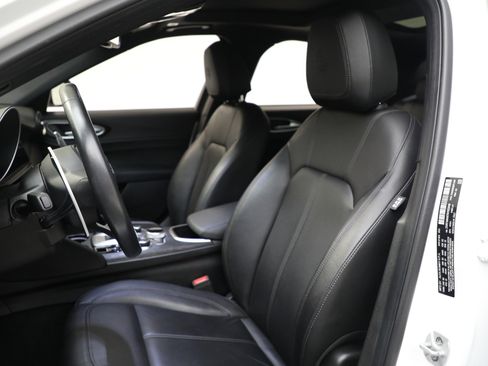 Used 2022 Alfa Romeo Giulia Sprint image 15