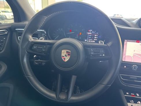 Used 2023 Porsche Macan AWD/4WD image 14