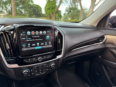 Used 2019 Chevrolet Traverse RS image 43