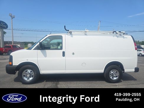 Used 2015 Chevrolet Express 2500 RWD image 1