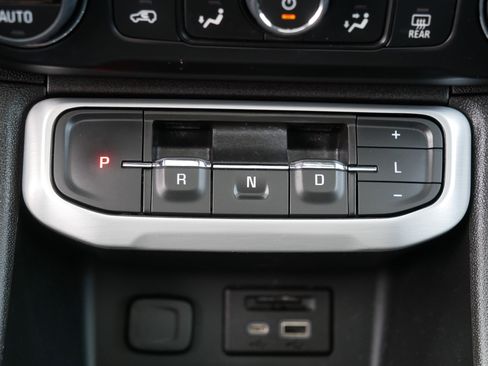 Used 2023 GMC Acadia SLT w/ Technology Package AWD/4WD image 24