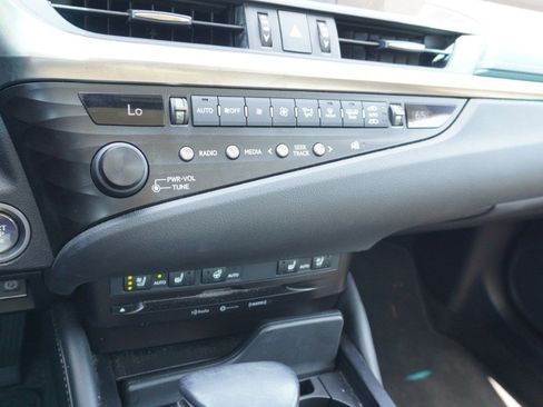 Used 2019 Lexus ES 350 w/ Premium Package FWD image 15