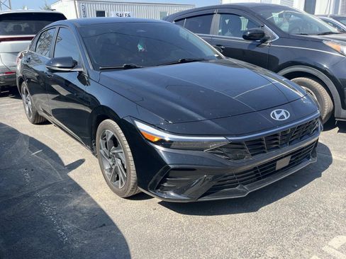 Used 2024 Hyundai Elantra Limited FWD image 1