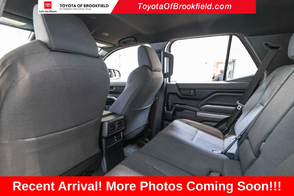 Used 2025 Toyota 4Runner SR5 AWD/4WD image 14