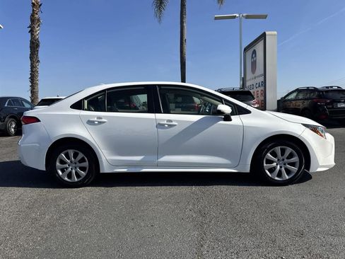 Used 2021 Toyota Corolla LE image 7