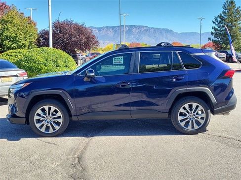 Used 2023 Toyota RAV4 XLE Premium image 7