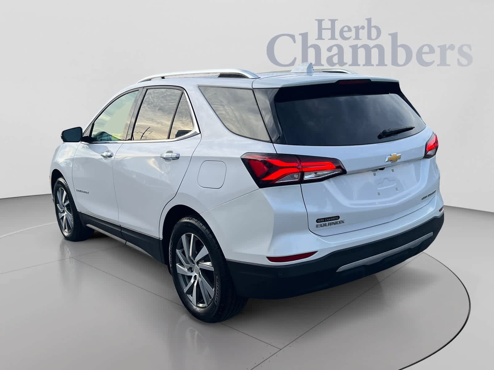 Used 2024 Chevrolet Equinox Premier AWD/4WD image 3