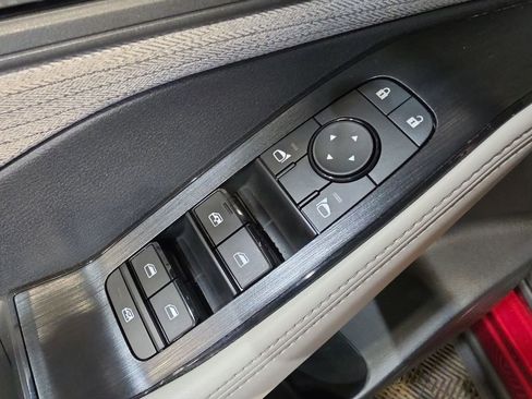 Used 2023 Nissan Rogue SV AWD/4WD image 15