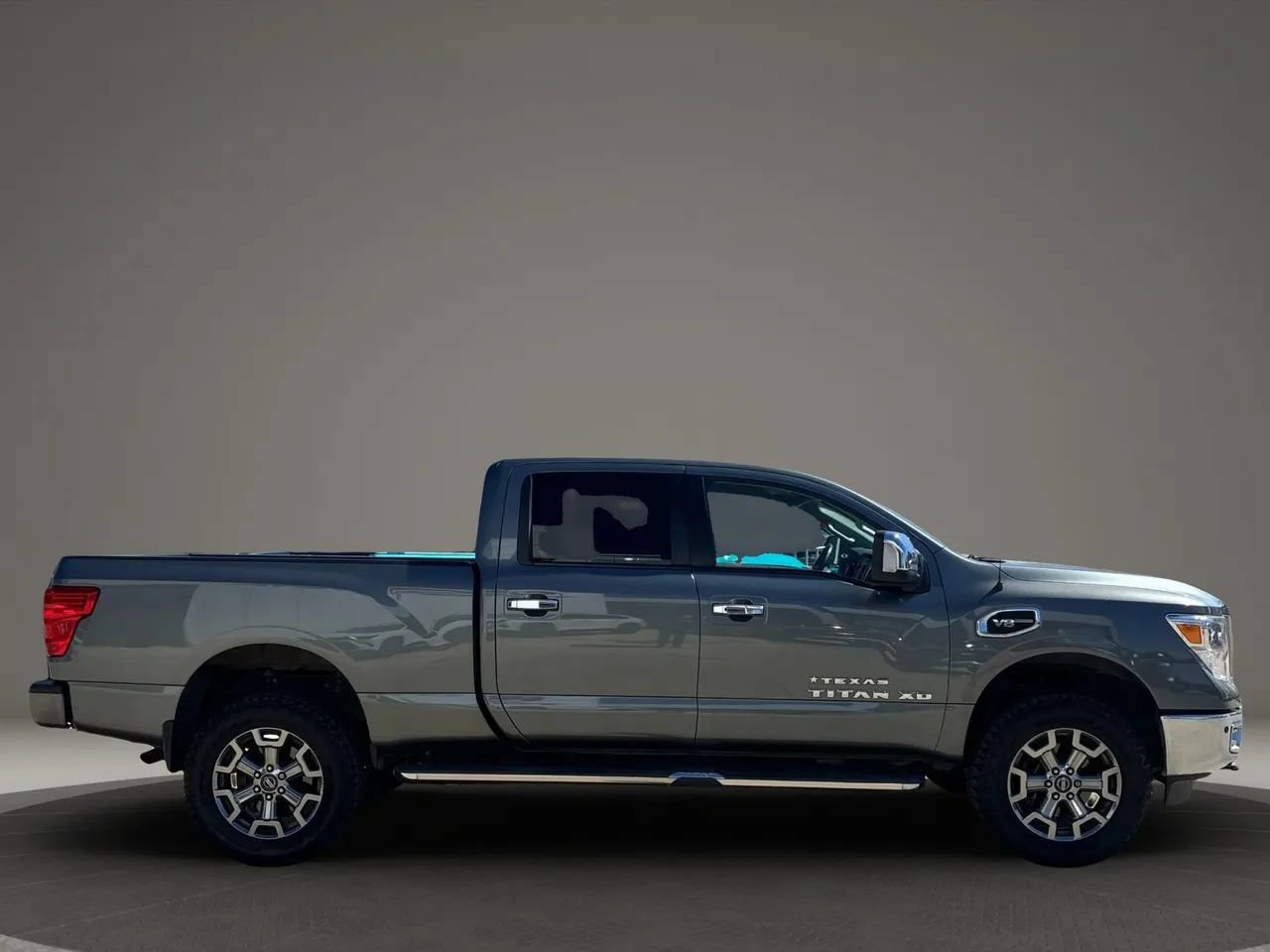 Used 2018 Nissan Titan SL w/ Texas Titan Edition AWD/4WD image 7