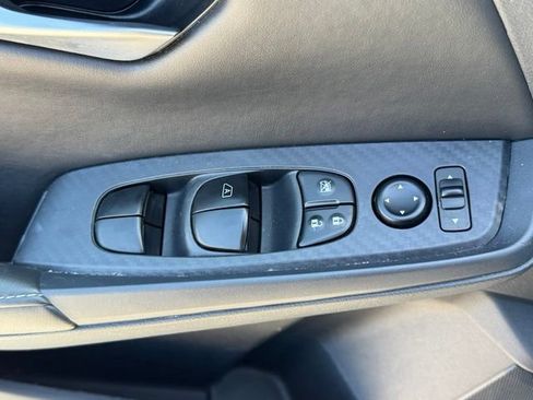 Used 2025 Nissan Sentra SV FWD image 8