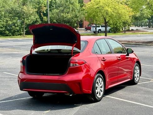 Used 2020 Toyota Corolla LE FWD image 18