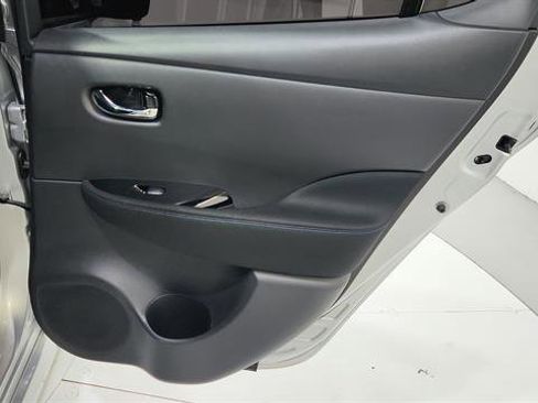 Used 2022 Nissan Leaf SV w/ SV Technology Package image 32