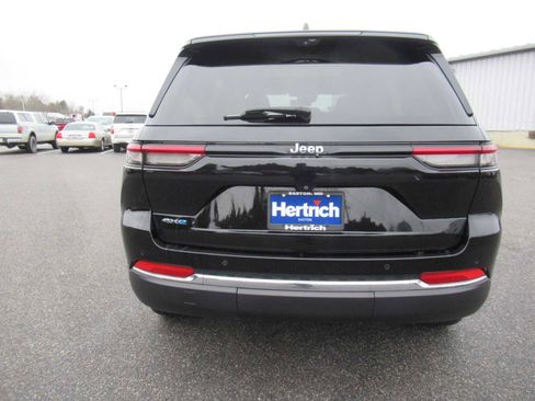 Used 2023 Jeep Grand Cherokee 4WD 4xe w/ Luxury Tech Group II image 6