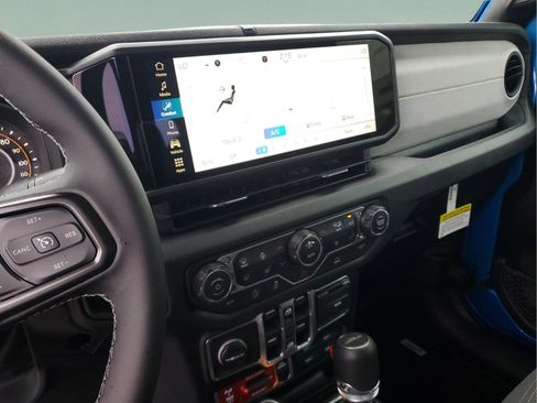 New 2026 Jeep Gladiator Willys AWD/4WD image 25