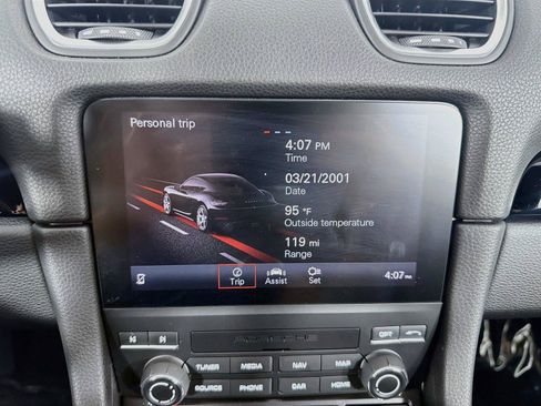 Used 2024 Porsche 718 Cayman RWD image 18