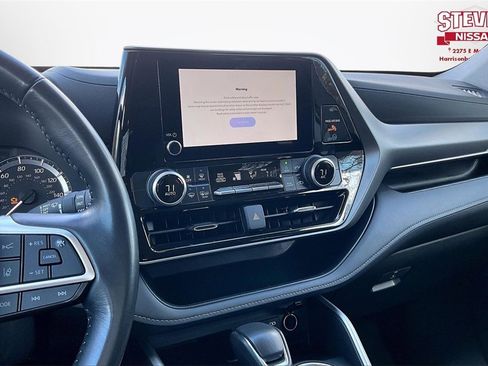 Used 2024 Toyota Highlander LE image 9