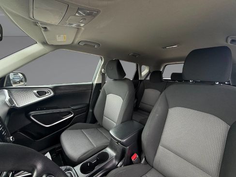 Used 2020 Kia Soul LX FWD image 12