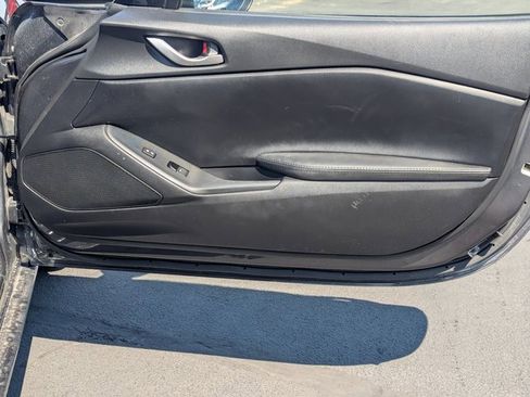 Used 2017 MAZDA MX-5 Miata Sport image 30