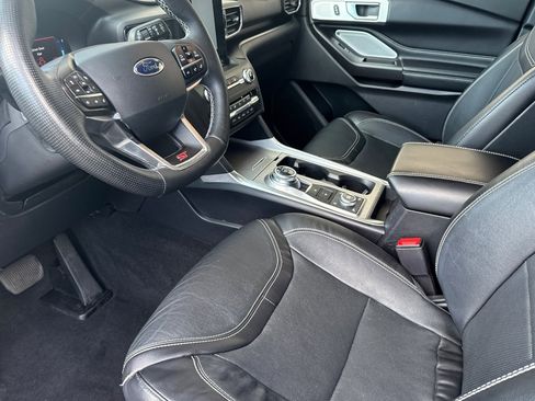 Used 2020 Ford Explorer ST w/ Premium Technology Package image 11