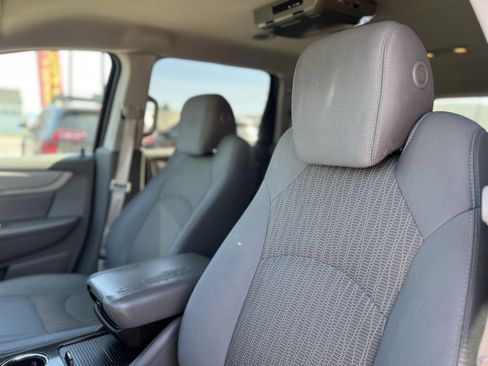 Used 2014 Chevrolet Traverse LT image 10