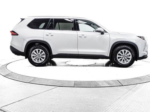 Certified 2024 Toyota Grand Highlander XLE image 13