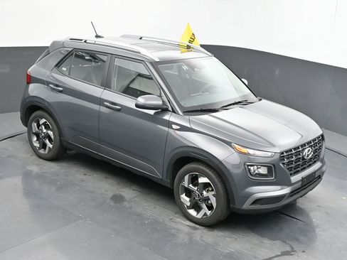 Used 2025 Hyundai Venue SEL image 36