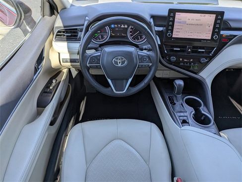 Used 2022 Toyota Camry XLE image 14