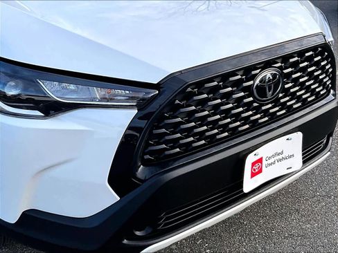 Certified 2024 Toyota Corolla Cross L image 31