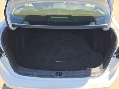 Used 2021 Toyota Corolla LE w/ Carpet Mat Package (TMS) FWD image 16