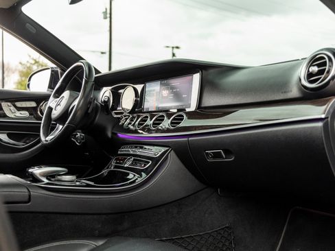 Used 2017 Mercedes-Benz E 300 4MATIC image 41