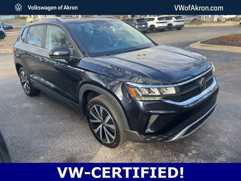 Certified 2023 Volkswagen Taos SE w/ Panoramic Sunroof Package image 1