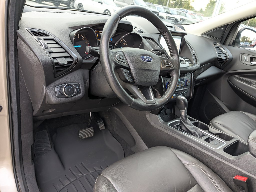 Used 2017 Ford Escape Titanium AWD/4WD image 10