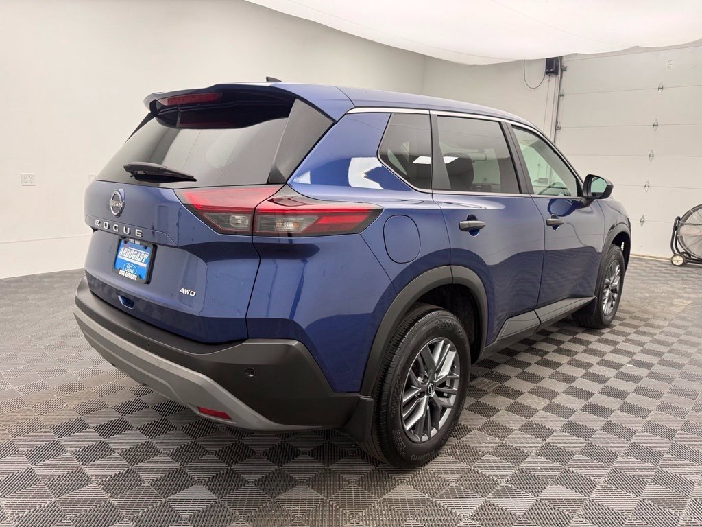 Used 2023 Nissan Rogue S AWD/4WD image 8