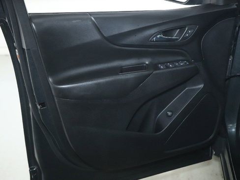 Used 2020 Chevrolet Equinox LT w/ Driver Convenience Package image 15