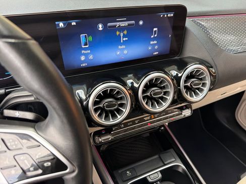 Used 2025 Mercedes-Benz GLA 250 4MATIC image 24