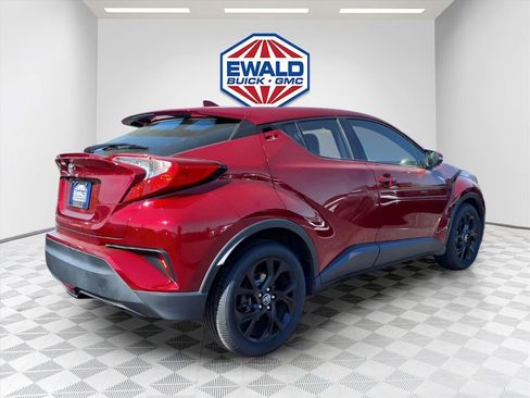 Used 2018 Toyota C-HR XLE FWD image 5