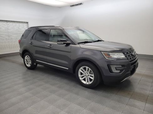 Used 2017 Ford Explorer XLT FWD image 11
